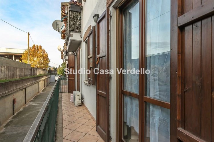 Trilocale con giardino, box e cantina – Ottimo affare in residence recente! Ciserano