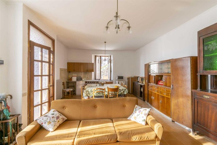 Berbenno, fantastico quadrilocale con box auto e cantina Berbenno