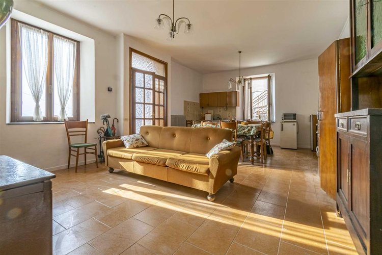 Berbenno, fantastico quadrilocale con box auto e cantina Berbenno