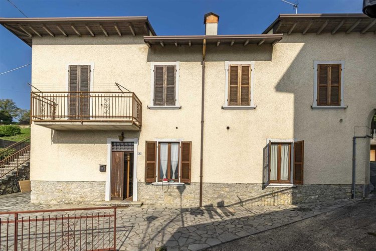 Berbenno, fantastico quadrilocale con box auto e cantina Berbenno