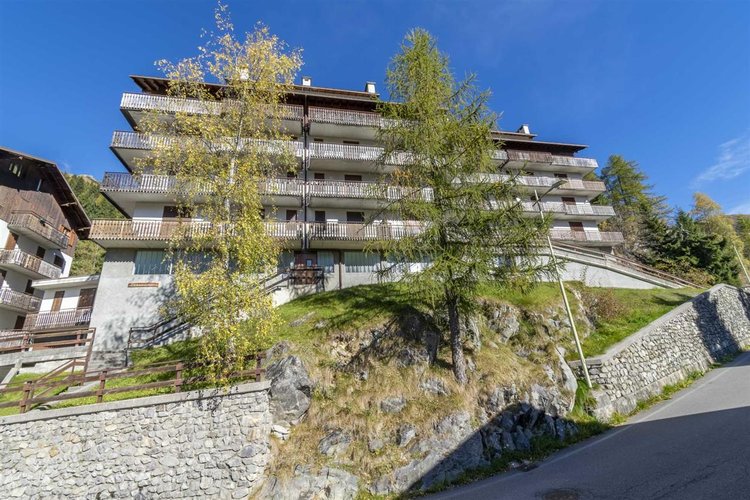 Foppolo, grazioso monolocale con cortile e box auto Foppolo