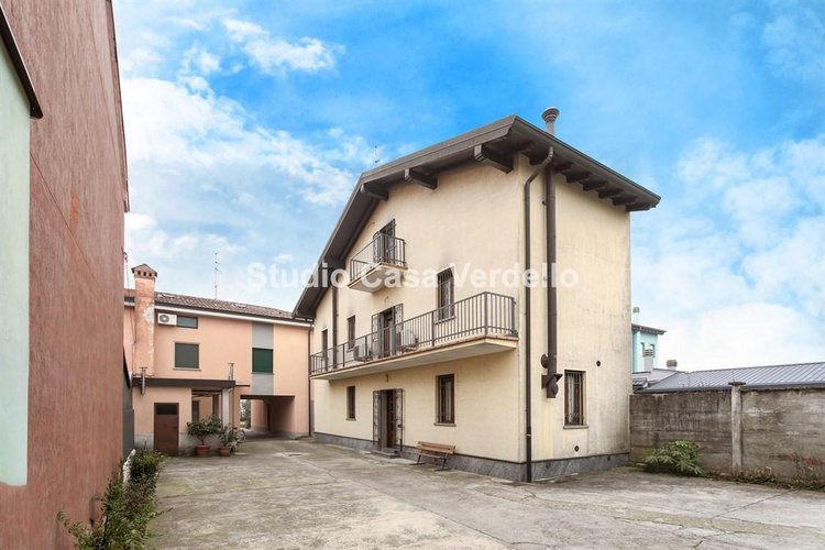 Casa indipendente ristrutturata nel cuore di Castel Rozzone – €157.000