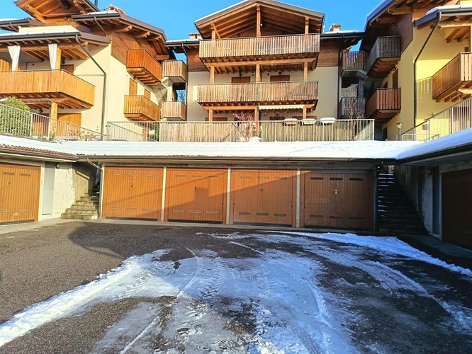 Serina, meravigliosa mansarda con box auto