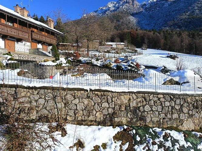 Serina, meravigliosa mansarda con box auto Serina