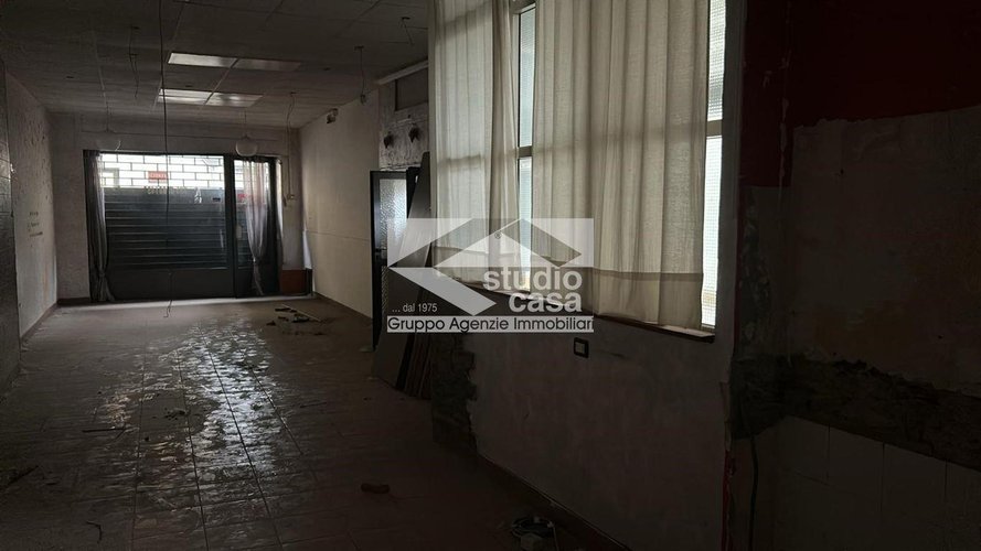 Porzione di casa indipendente da cielo a terra – da ristrutturare Osio Sotto