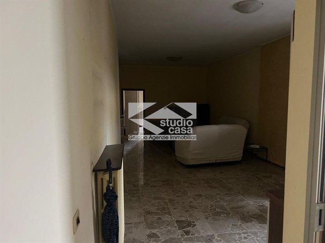 Porzione di casa indipendente da cielo a terra – da ristrutturare Osio Sotto