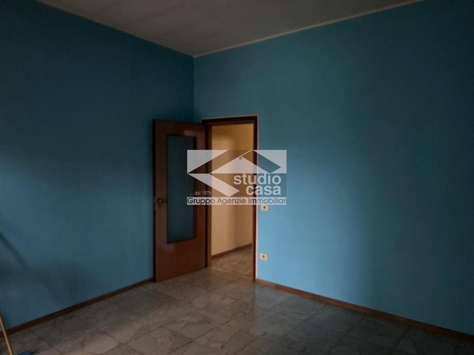 Porzione di casa indipendente da cielo a terra – da ristrutturare Osio Sotto