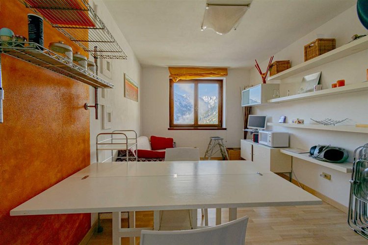 Foppolo perla Orobica dell’Alta Valle Brembana panoramico bilocale arredato con ski-box Foppolo