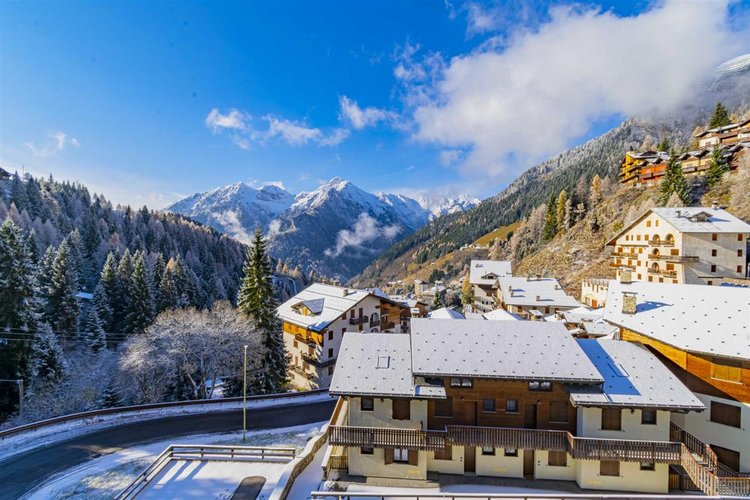 Foppolo perla Orobica dell’Alta Valle Brembana panoramico bilocale arredato con ski-box Foppolo