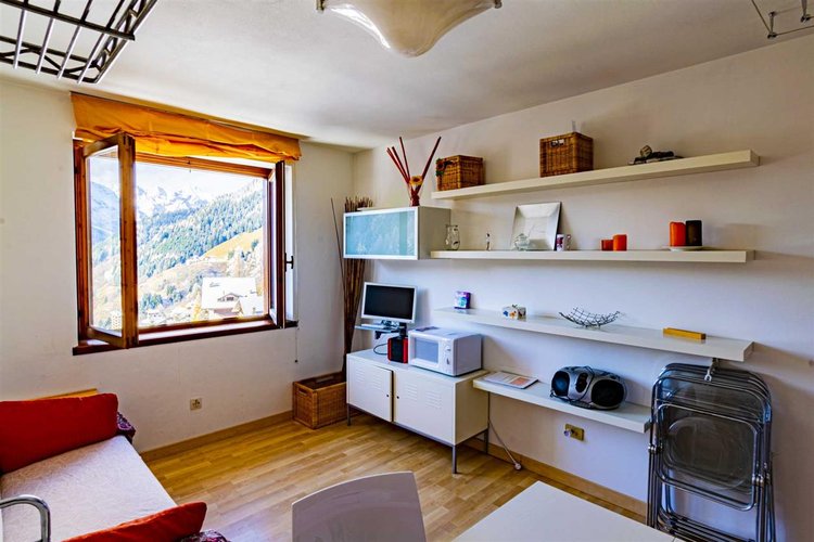 Foppolo perla Orobica dell’Alta Valle Brembana panoramico bilocale arredato con ski-box Foppolo