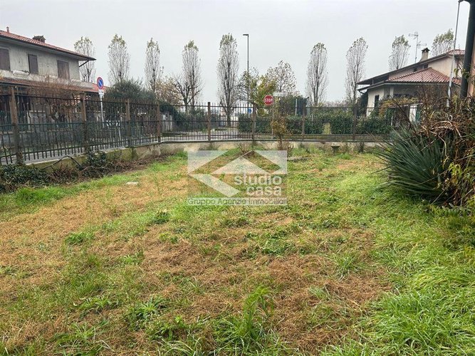 VILLA immersa nel verde con ampi spazi per voi e la vostra famiglia? Lurano