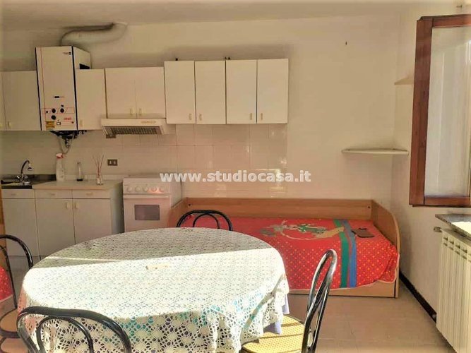 IN ZONA TRANQUILLA E SOLEGGIATA! Algua