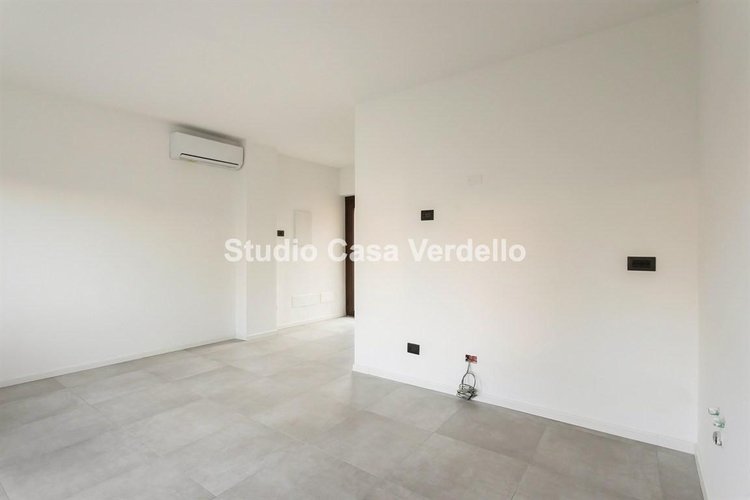 Bilocale indipendente su due livelli – Ristrutturato a nuovo! Ciserano