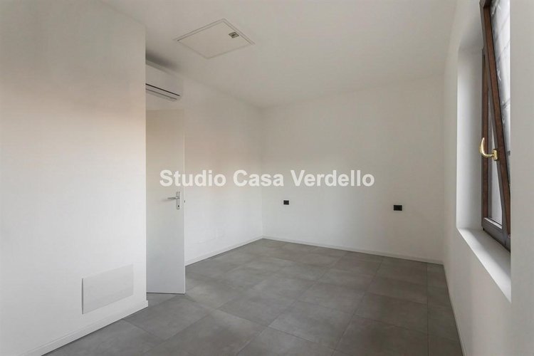 Bilocale indipendente su due livelli – Ristrutturato a nuovo! Ciserano