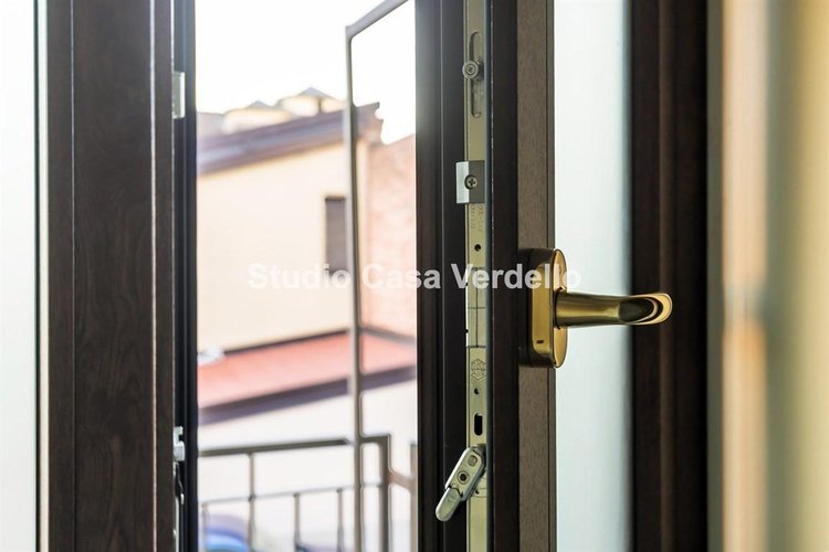 Bilocale indipendente su due livelli – Ristrutturato a nuovo! Ciserano