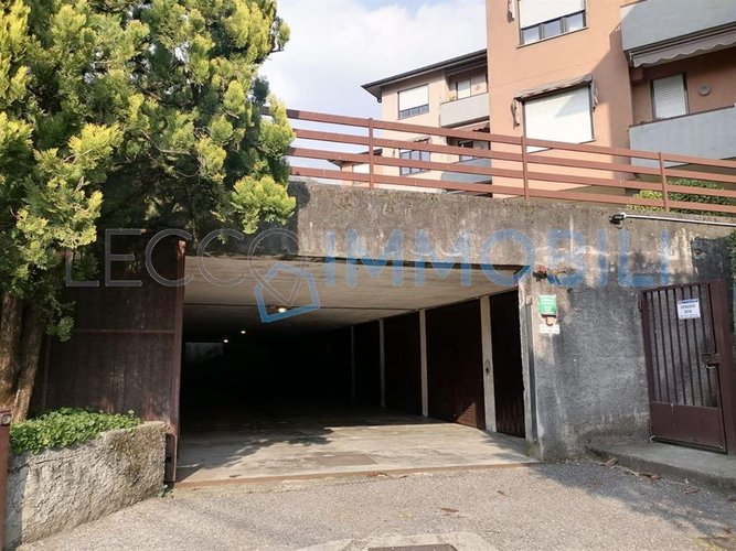 IL BOX RARO VICINO AL LAGO