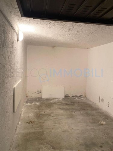 IL BOX RARO VICINO AL LAGO Abbadia Lariana