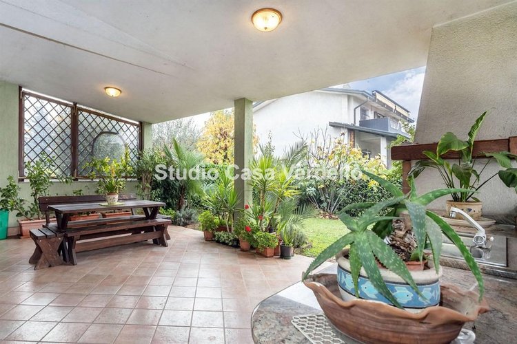 Porzione di Villa Bifamiliare – Un Rifugio di Tranquillità ed Eleganza Verdellino