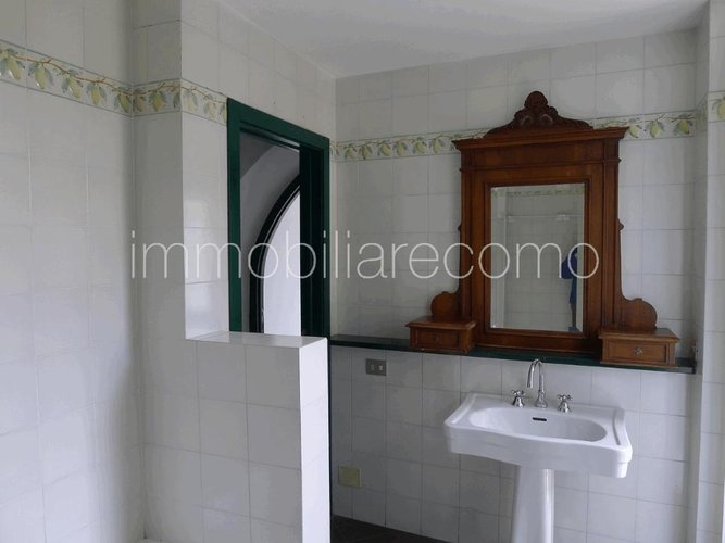 MOLTRASIO fronte lago Moltrasio