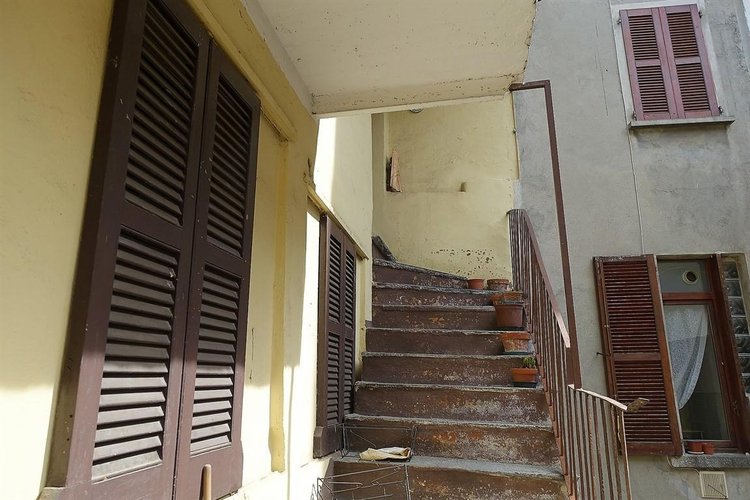 Bellano centro storico trilocale vicino al lago Bellano