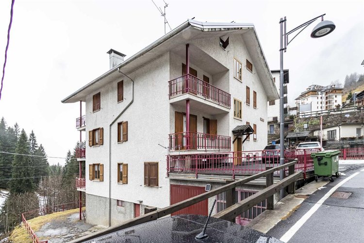 Foppolo, accogliente bilocale con cantina e posto auto Foppolo