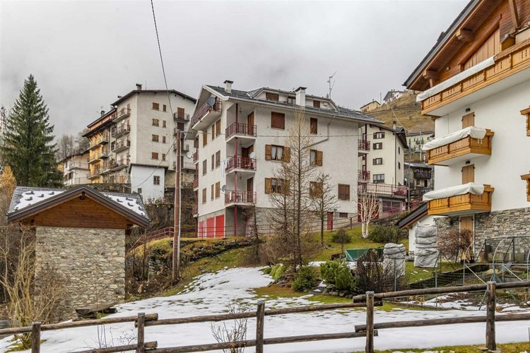 Foppolo, accogliente bilocale con cantina e posto auto Foppolo