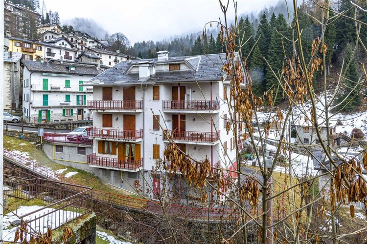 Foppolo, accogliente bilocale con cantina e posto auto Foppolo