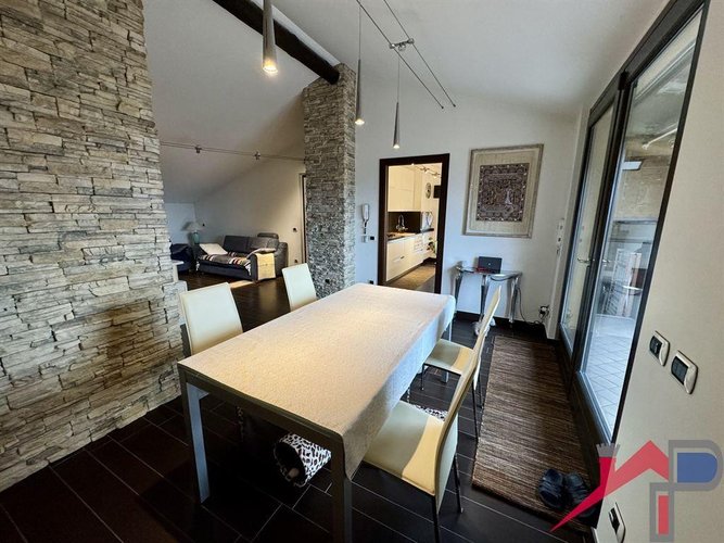 Trilocale ristrutturato Caprino Bergamasco