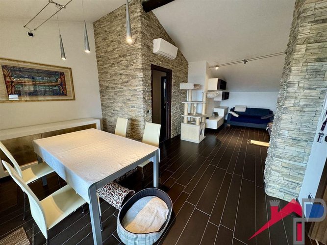 Trilocale ristrutturato Caprino Bergamasco