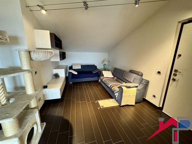 Trilocale ristrutturato Caprino Bergamasco