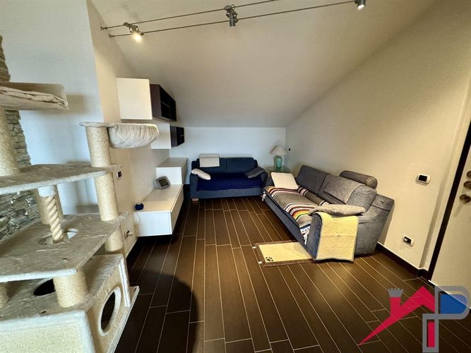 Trilocale ristrutturato Caprino Bergamasco