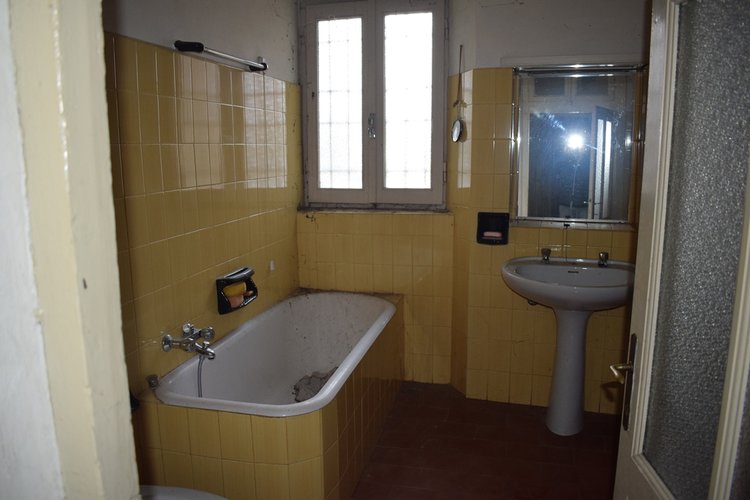 Serina centro storico, ai piedi della Mole del Monte Alben, indipendente fabbricato storico Serina