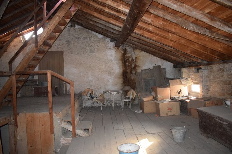 Serina centro storico, ai piedi della Mole del Monte Alben, indipendente fabbricato storico Serina