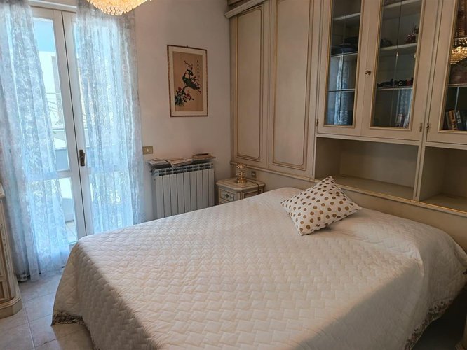 Serina, in villetta a schiera di testa, ampio e luminoso appartamento Serina