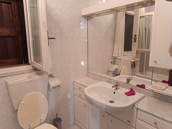 Serina, in villetta a schiera di testa, ampio e luminoso appartamento Serina