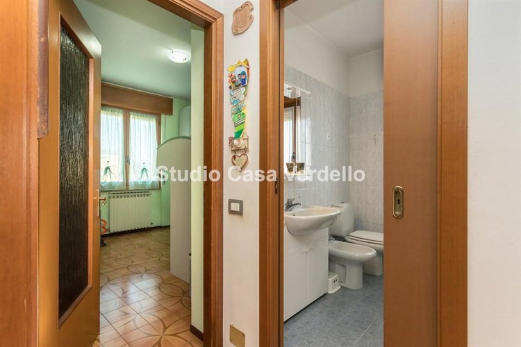 TRILOCALE CON BOX, CANTINA E ARREDI COMPRESI – OTTIMA OPPORTUNITÀ Verdellino