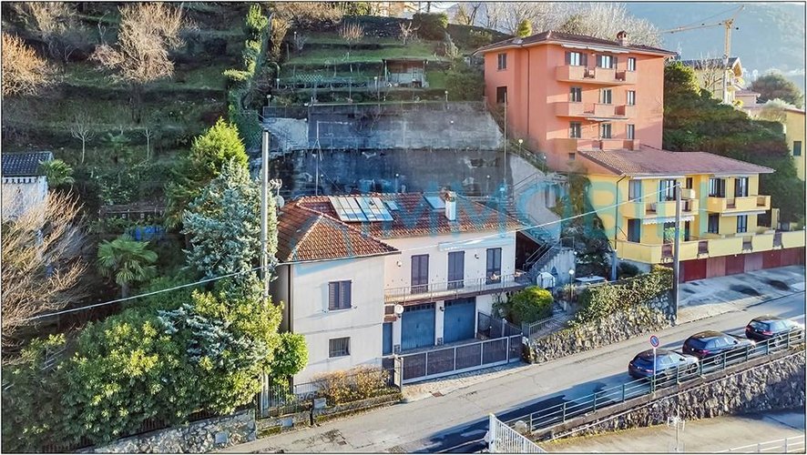 LA CASA DA CARTOLINA Bellano