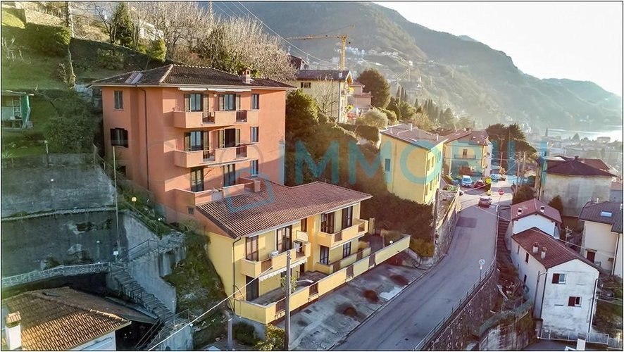 LA CASA DA CARTOLINA Bellano