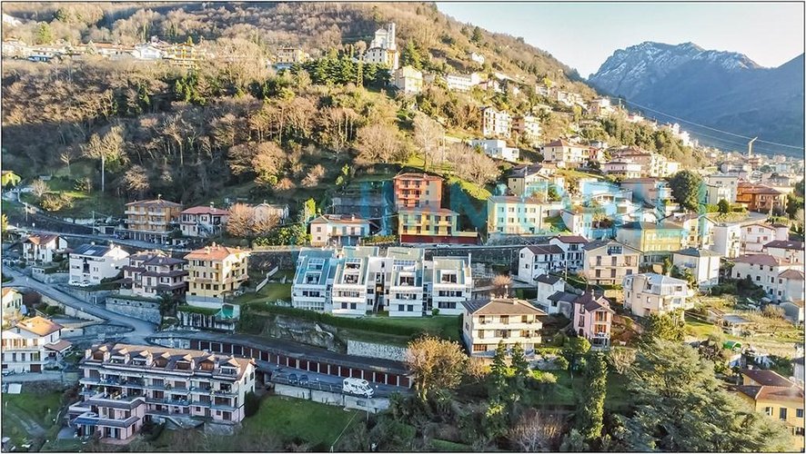 LA CASA DA CARTOLINA Bellano