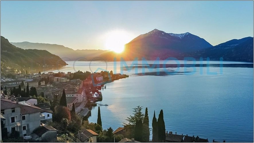 LA CASA DA CARTOLINA Bellano