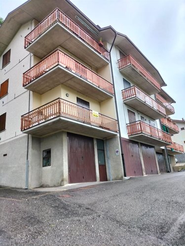 Serina Bagnella, imperdibile bilocale con vivibile terrazza angolare e grande box auto