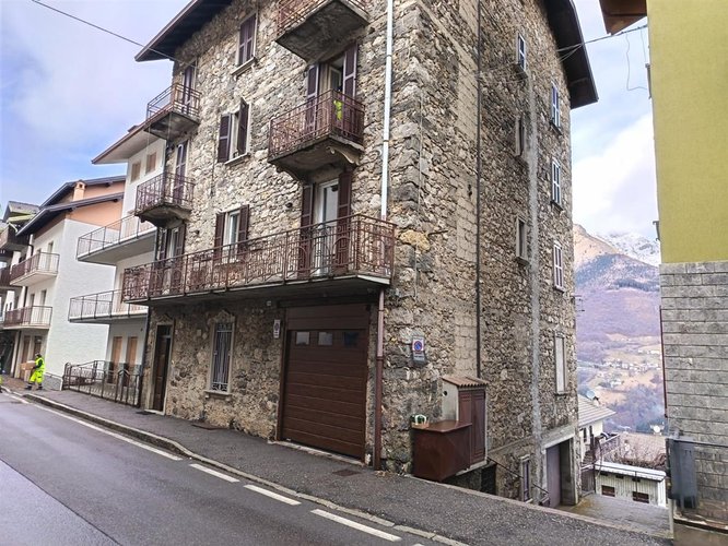 Oltre il Colle, panoramico quadrilocale balconato