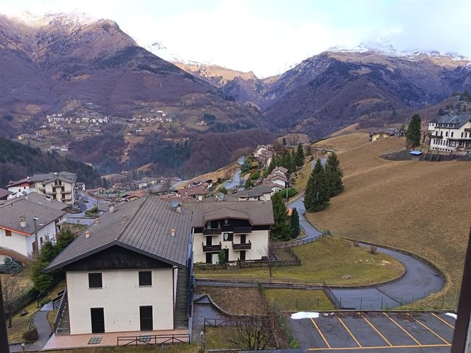 Oltre il Colle, panoramico quadrilocale balconato Oltre il Colle