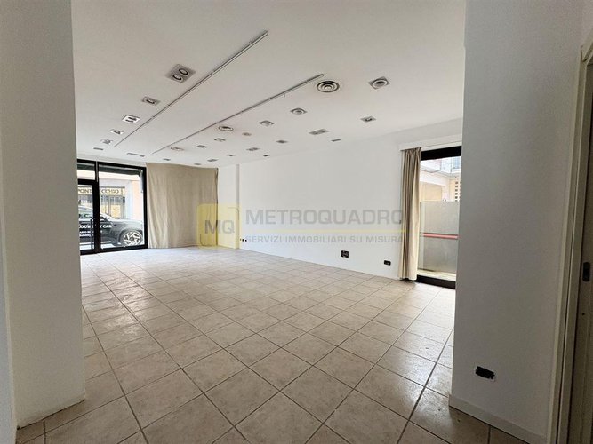 Negozio 2 locali - Rif. NegozioVisconti Lecco