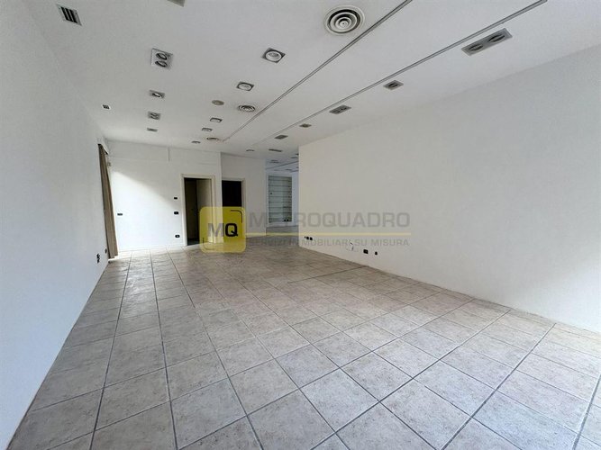 Negozio 2 locali - Rif. NegozioVisconti Lecco