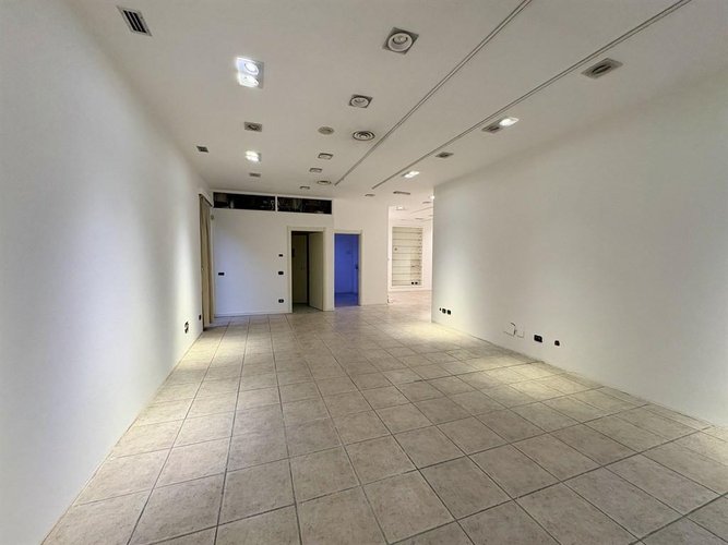 Negozio 2 locali - Rif. NegozioVisconti Lecco