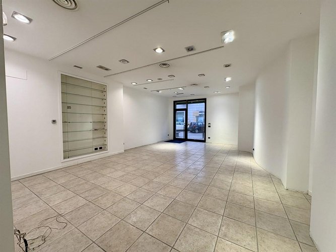 Negozio 2 locali - Rif. NegozioVisconti Lecco