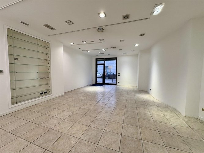Negozio 2 locali - Rif. NegozioVisconti Lecco