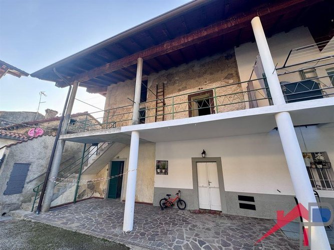 Porzione di casa da ristrutturare