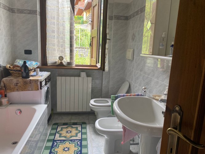 IMMERSA NEL VERDE! Brumano